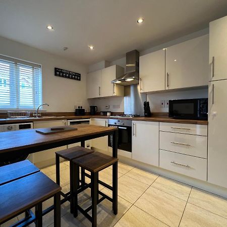 The Belfry 3 Bedrooms 2 Bathrooms Contractors & Family Higham Ferrers Eksteriør billede
