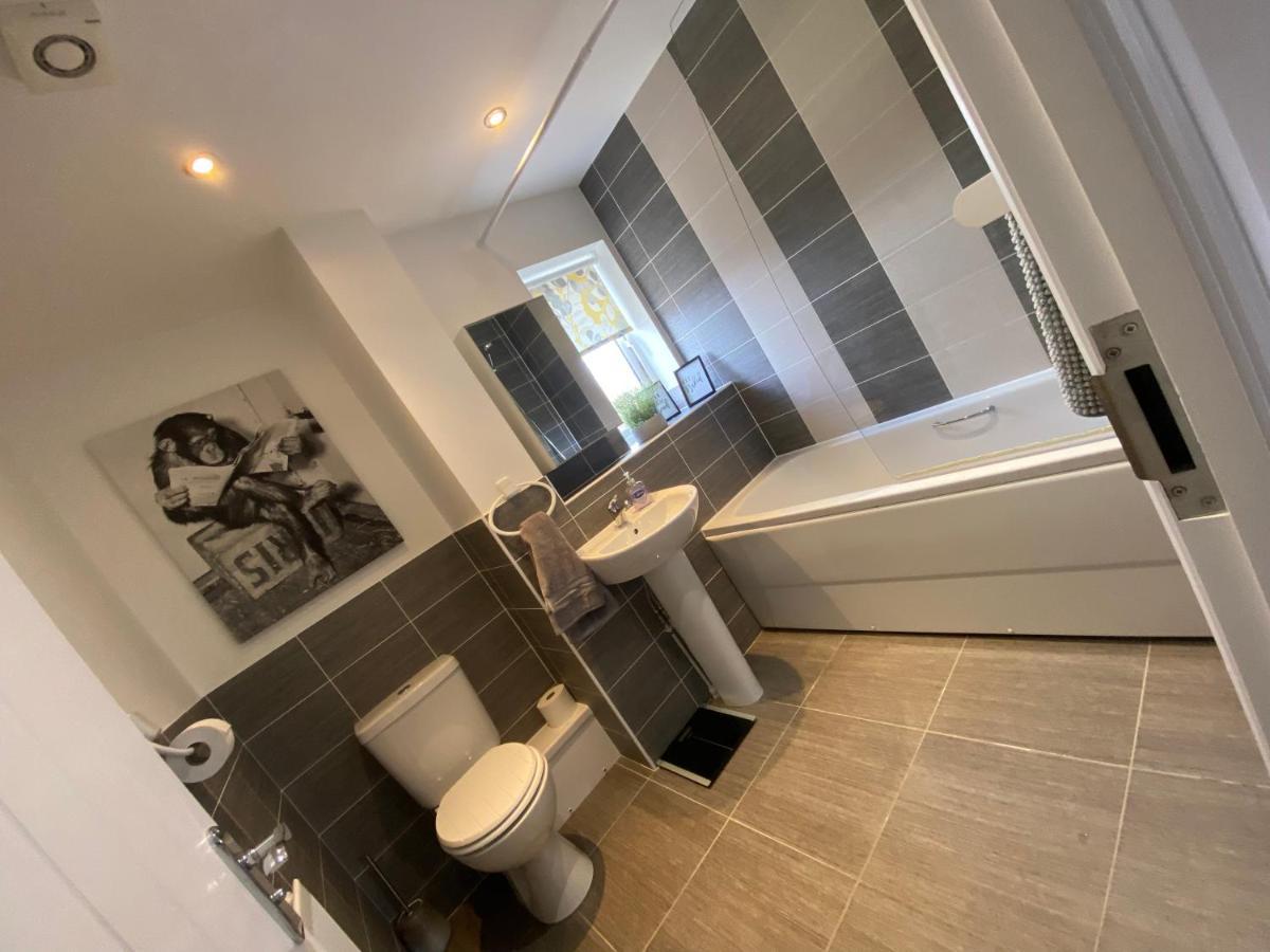 The Belfry 3 Bedrooms 2 Bathrooms Contractors & Family Higham Ferrers Eksteriør billede